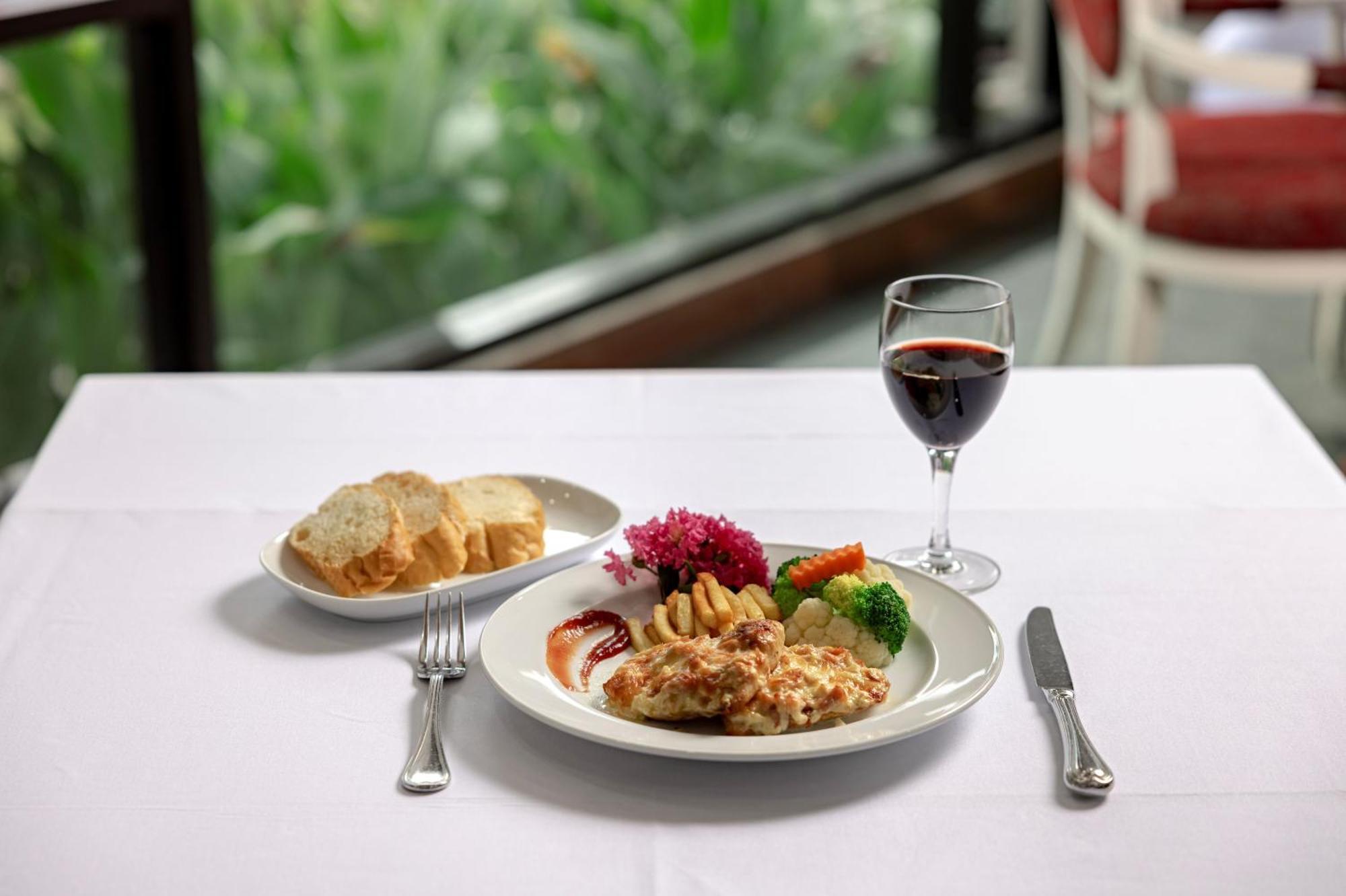 Hotel Oriental Palace Hanoi